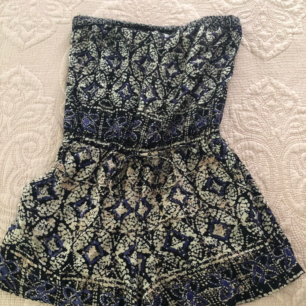 Strapless, floral-y print romper!
